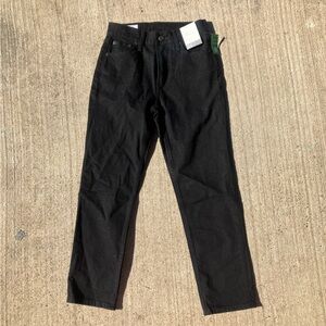 NWT Black Gap mid rise straight leg cheeky jeans
Size 24